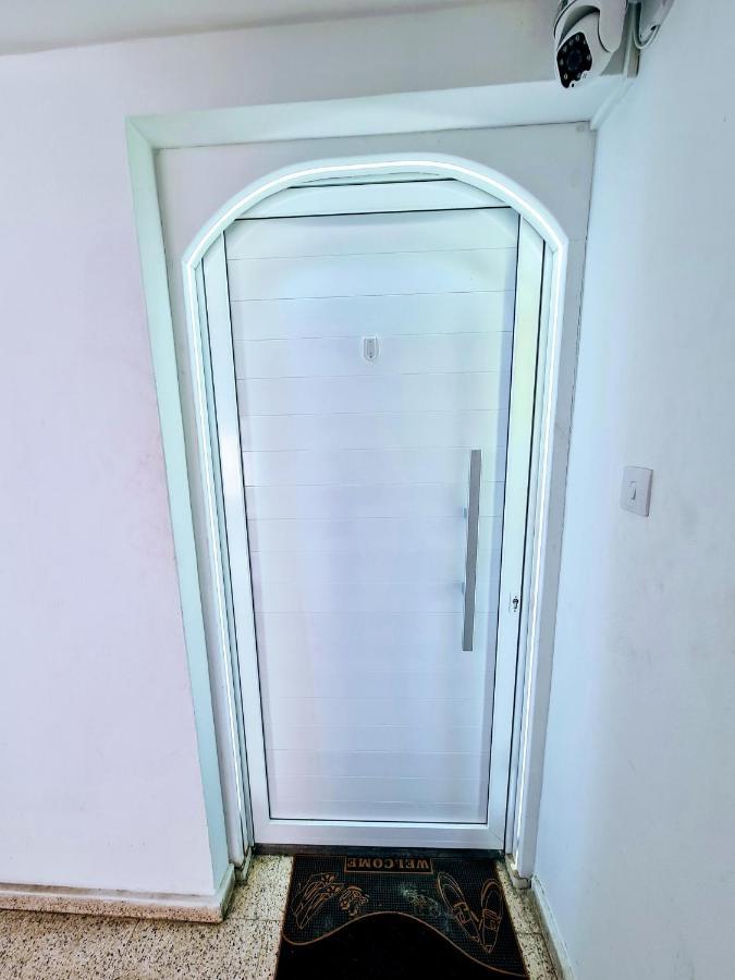Hidden Lights Deluxe Apartment Ayia Napa Esterno foto